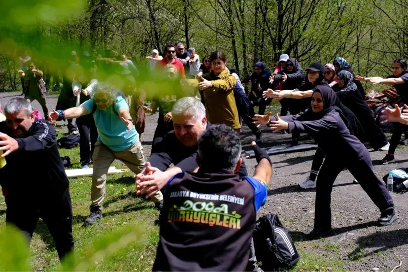 Sakarya Hendek'te iki mevsim aynı günde yaşandı