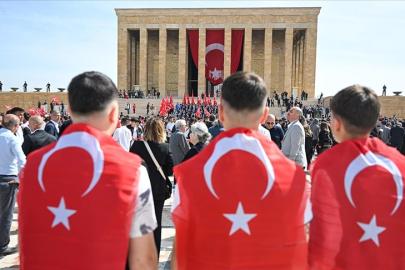 Siyasilerden 19 Mayıs kutlama mesajları. "Gençlik varsa gelecek var"
