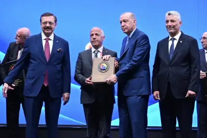 TOBB'dan Artvin Ticaret Borsası Başkanı Akyürek’e hizmet şeref plaketi