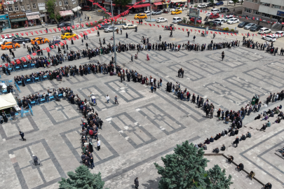 Ücretsiz olduğunu duyan koştu, saatler öncesinden sıraya girdiler