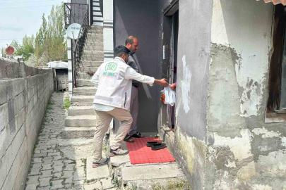 Umut Kervanı Ağrı’da yüzlerce hanenin sofrasına kurban eti ulaştırdı