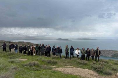 Üniversite öğrencileri İncekaya köyünde doğa yürüyüşü yaptı