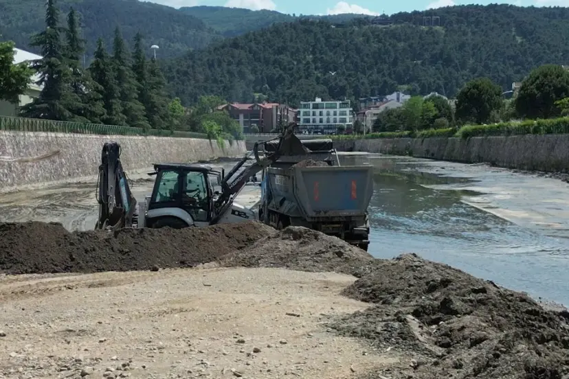Bursa Nilüfer Çayı’nda temizlik çalışmaları tamamlandı