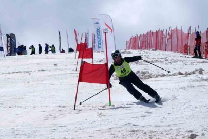 Erzurum’da Haziran ayında kayak keyfi