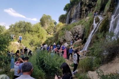 Girlevik Şelalesi bayramda ziyaretçi akınına uğradı