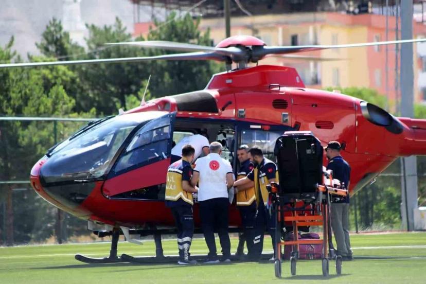 Malatya’da ambulans helikopter 75 yaşındaki hasta için havalandı