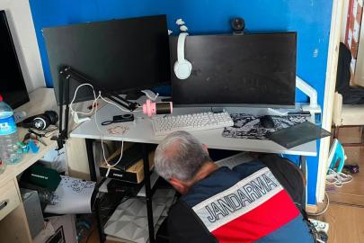 MİT'ten kredi kartı şebekesine operasyon: Üç şüpheli gözaltında
