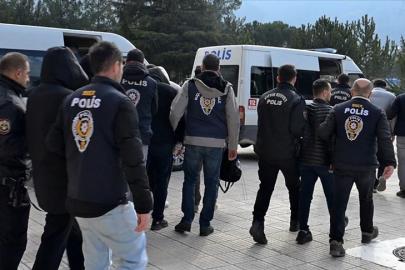 "Sahte belgelerle ikamet izni" operasyonu: 64 şüpheli gözaltına alındı