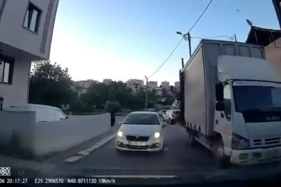 Trafikte ilginç anlar: 'Aracım arıza yaptı' dedi, yol vermedi