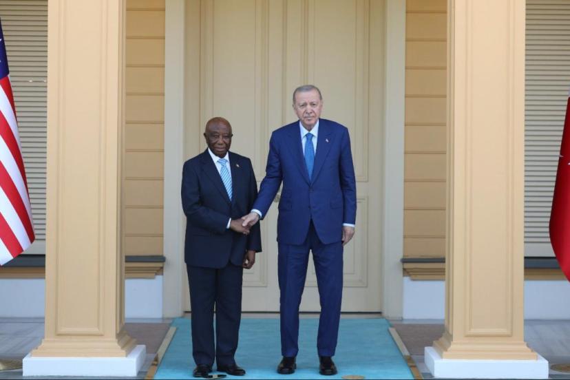 Cumhurbaşkanı Erdoğan Liberya Cumhurbaşkanı Boakai ile bir araya geldi