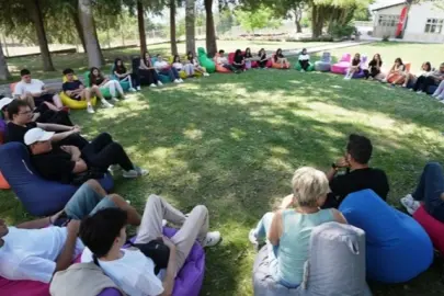 Denizli Büyükşehir’in kampında Gri Koç gençlerle buluştu