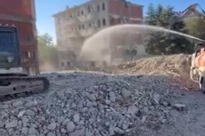 Elazığ’da 5 katlı bina korna sesi ile yıkıldı
