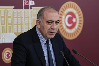 Gürsel Tekin için göreve devam kararı
