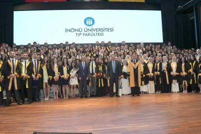 İnönü Üniversitesi Tıp Fakültesi’nde mezuniyet coşkusu