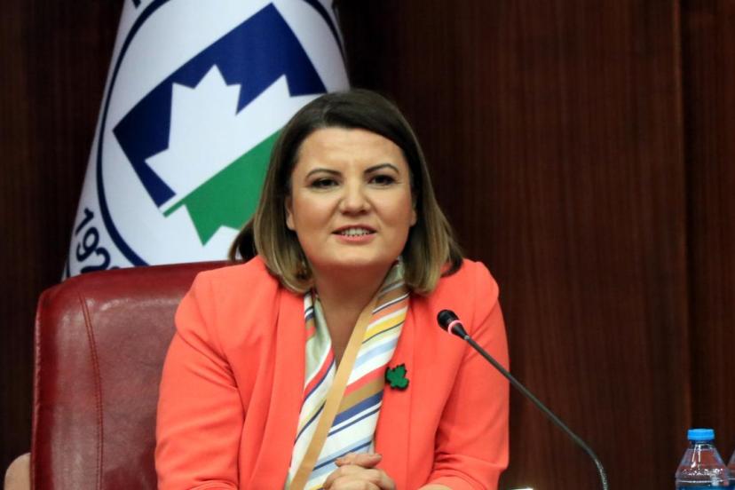 İzmit Belediye Başkanı Fatma Kaplan Hürriyet görevden uzaklaştırıldı