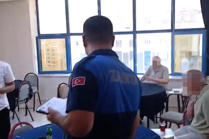 Kumar oynandığı tespit edilen ruhsatsız iş yeri mühürlendi