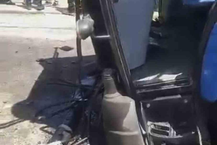 Muş’ta yolcu treninin çarptığı traktör ikiye ayrıldı