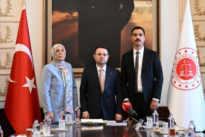 Adalet Bakanı Gürlek, Muhsin Yazıcıoğlu'nun ailesiyle görüşüyor