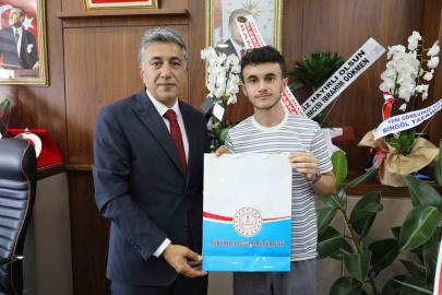 Ağrılı öğrenci Kur’an-ı Kerim’i Güzel Okuma Yarışması’nda Türkiye ikincisi oldu