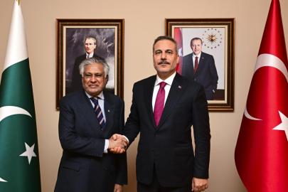 Bakan Fidan, Pakistanlı mevkidaşı Dar ile İstanbul'da görüştü