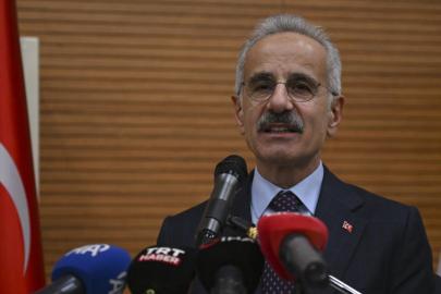 Bakan Uraloğlu: 19 yolcu için arama kurtarma çalışmaları devam ediyor