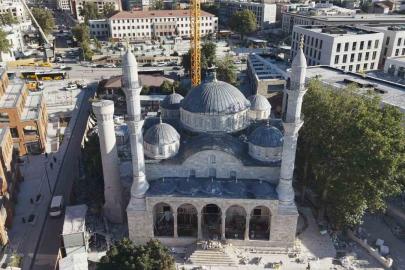 Başkan Taşkın ve Milletvekili Babacan Yeni Cami’deki çalışmaları inceledi