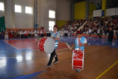 Bulanık’ta TÜGVA yaz okulu coşkusu: 2 bin 500 öğrenci mezuniyet sevinci yaşadı