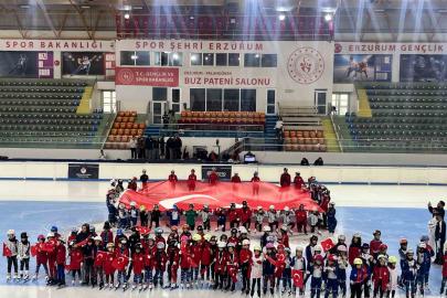 Buzda 30 Ağustos coşkusunu yaşadılar