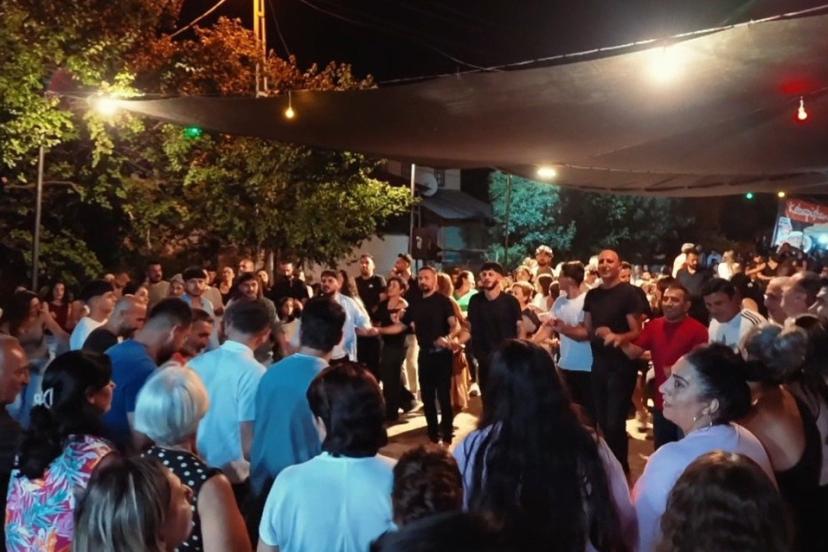 Çilek, böğürtlen, türkü ve halay! Tatlısu’da festival coşkusu