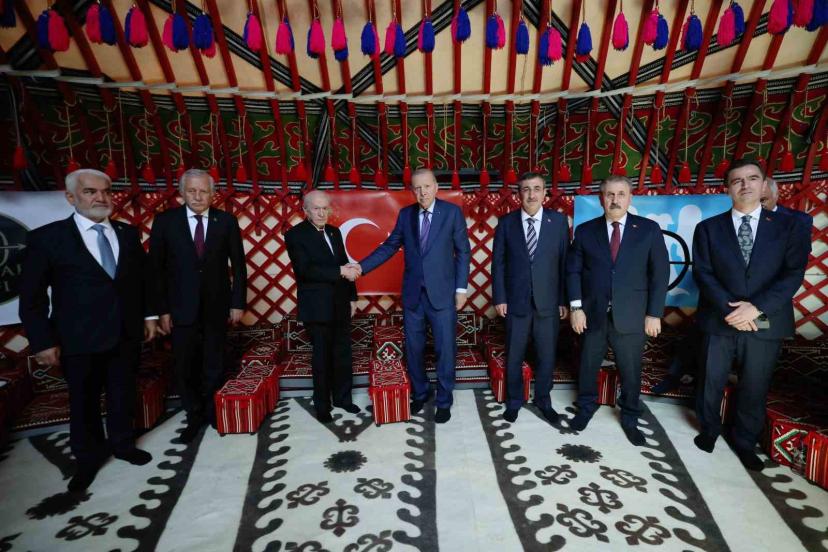 Cumhurbaşkanı Erdoğan: "Türkler, Kürtler, Araplar olarak kardeşçe kucaklaşmamızı engelleyemezsiniz"