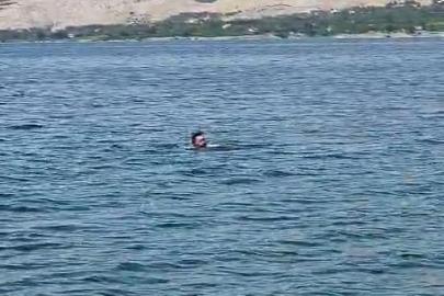 Elazığ’dan Malatya’ya yüzerek geçti