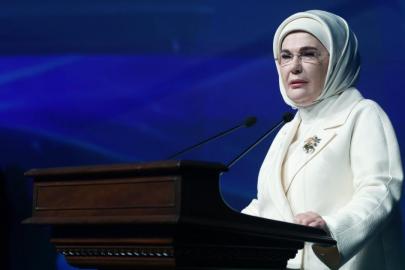 Emine Erdoğan, yazar Şule Yüksel Şenler'i vefatının 7'nci yılında andı