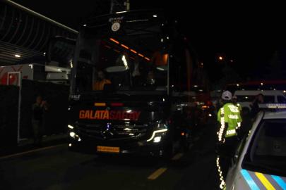 Erzurumspor FK-Galatasaray maçı öncesi takımlar stadyuma geldi