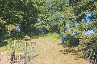 Kocaeli Derince’de mezarlıklara titiz bakım