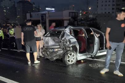 Kuvvetli sağanak kaza getirdi |  İstanbul'da iki zincirleme kaza: 10 yaralı