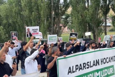 Kuytul taraftarları Erzurum’da cezaevi önünde izinsiz gösteri yaptı