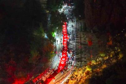 Malazgirt’te fener alayı ve bayrak yürüyüşü düzenlendi