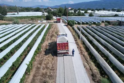Manisa Sarıgöl’de hasat öncesi yollar yenileniyor