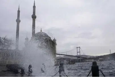 Meteoroloji’den üçlü uyarı! Sağanak, fırtına ve toz taşınımı geliyor!
