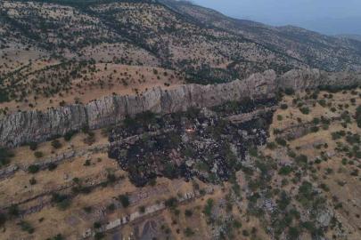 Ormanlık alanda çıkan yangını köylüler söndürdü