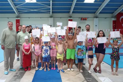Osmangazi’de geleceğin yüzücüleri sertifikalarını aldı