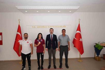 Şampiyon Elvira’ya tebrik