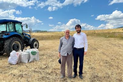 Sarıkamış Müftüsü Divani, tarlada çalışan çiftçilerle buluştu