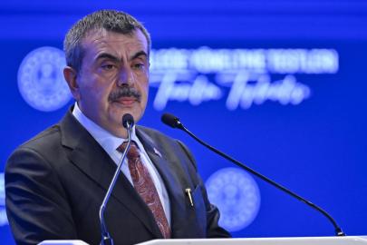 Bakan Tekin açıkladı: Okullarda ara tatil kaldırılacak mı?