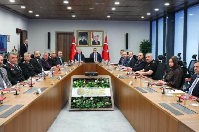 Bakanlar Çiftçi ve Bak valilerle 'Yurt Güvenliği' toplantısına katıldı