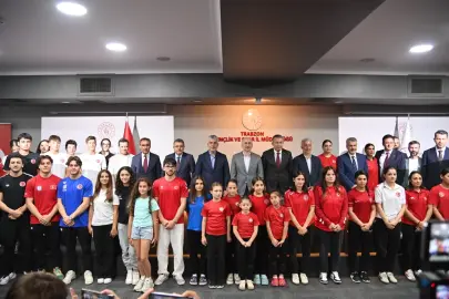 Balıkesir’de gençler denizle buluşuyor