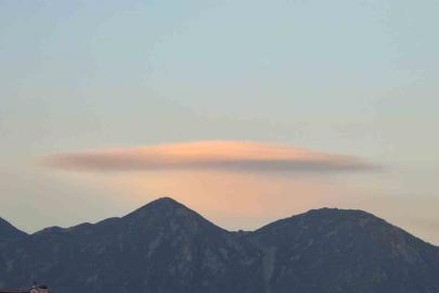 Bitlis’te UFO’ya benzeyen mercek bulutu dikkat çekti