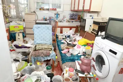 Bursa Osmangazi'de çöp eve belediyeden hızlı müdahale