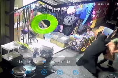 Çantayı çaldı, 10 dakika sonra iade etmeye çalıştı. "Dün aldım gelinim beğenmedi"