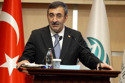 Cevdet Yılmaz: Ekonomimizi geleceğe taşımak zorundayız